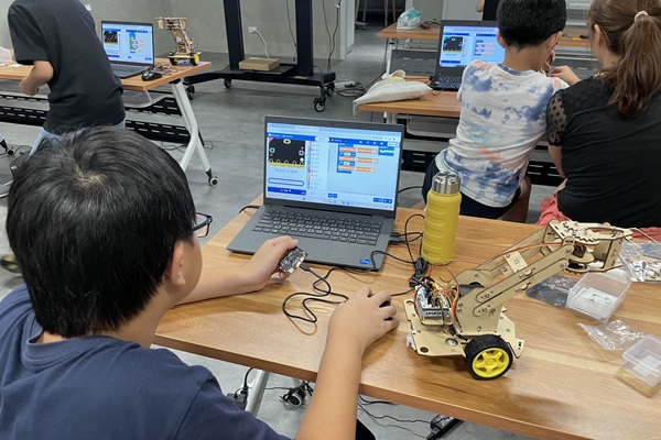 智造玩家：AI創意科技營